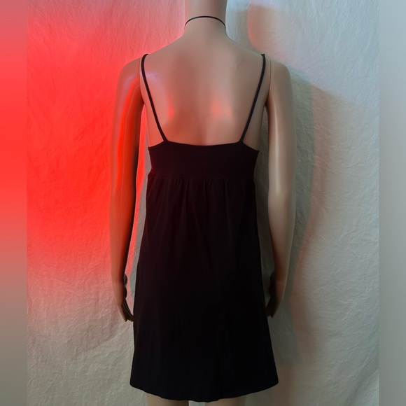 V-Neck Black Dress - Picture 4 of 4